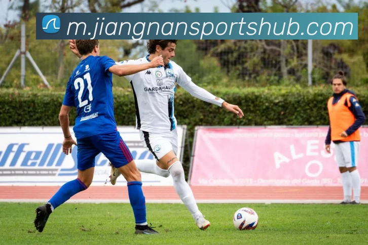 姆巴佩赛后多次要求队友不要为巴萨鼓掌并催促离场引发热议